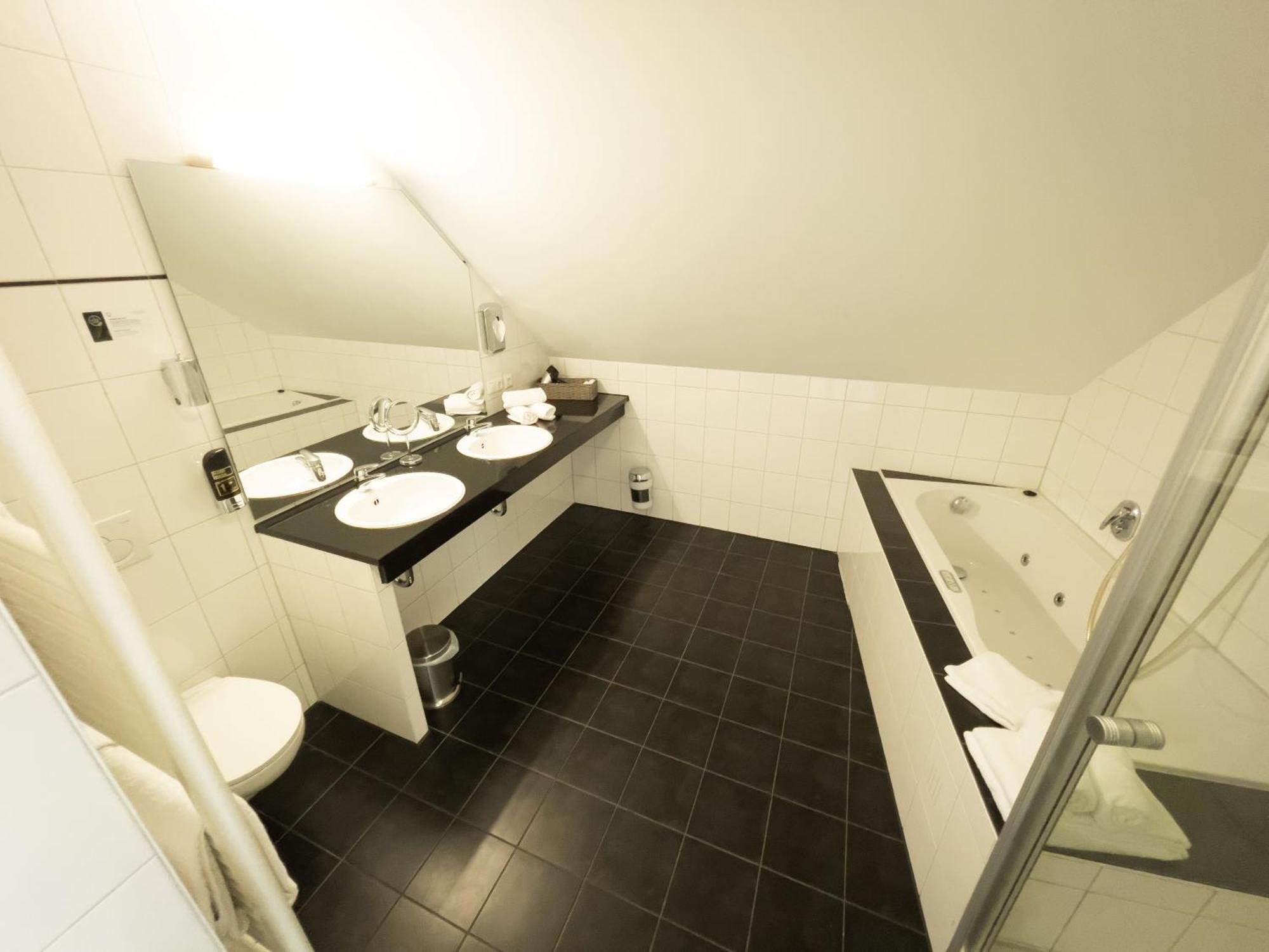 Hotel Rosmarin บอดมัน-ลุดวิกส์ฮาเฟิน ภายนอก รูปภาพ